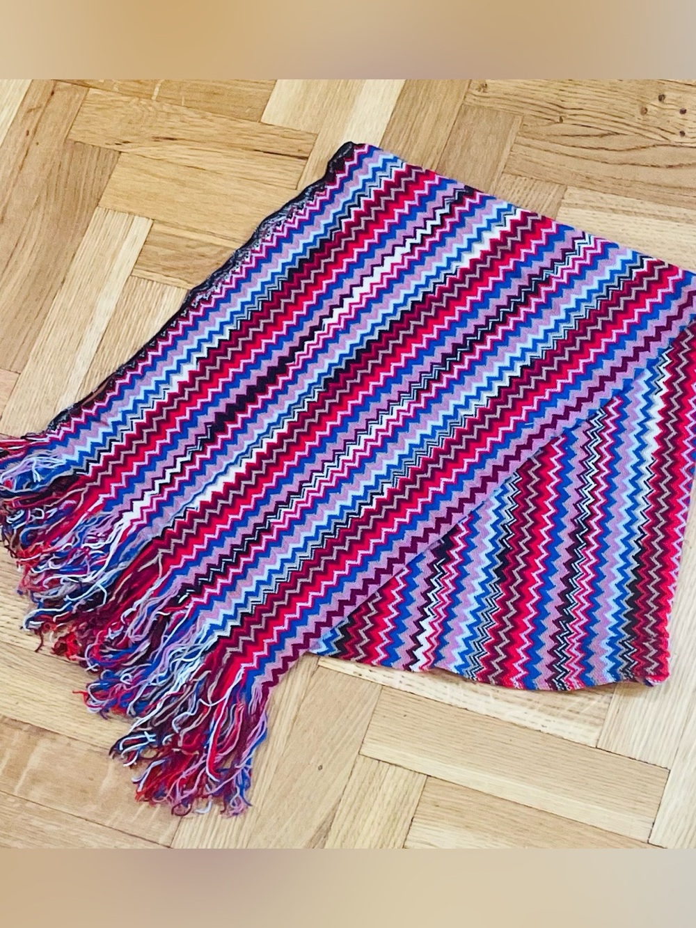 NWOT~MISSONI~Zigzag Fringe Scarf/Shawl, 70"x25", Pink/Red Multi